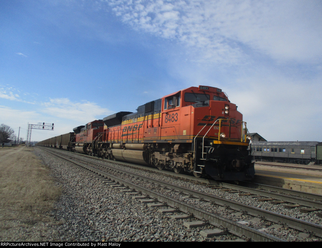 BNSF 8483